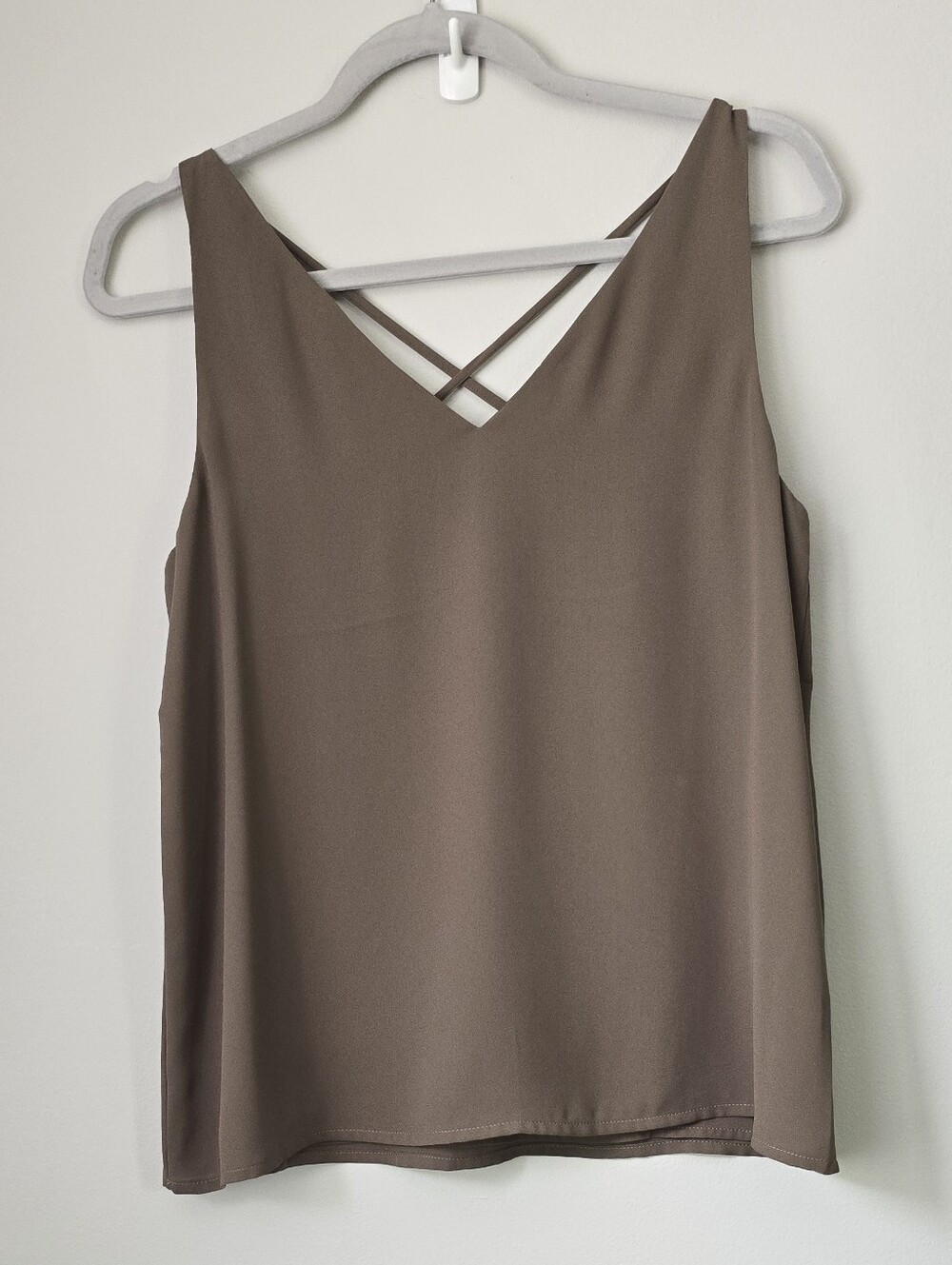 🆕️Express Sleeveless V-Neck Crisscross Back Tank Top - Brown  Small NWT